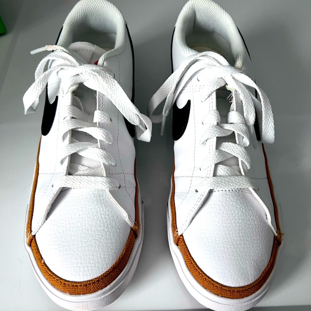 Nike Court Legacy
